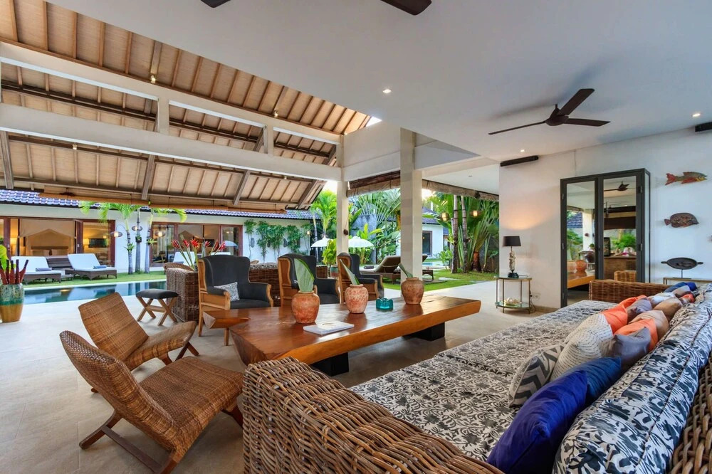 Luxury 5 Bedroom Villa With Private Pool, Bali Villa 2055