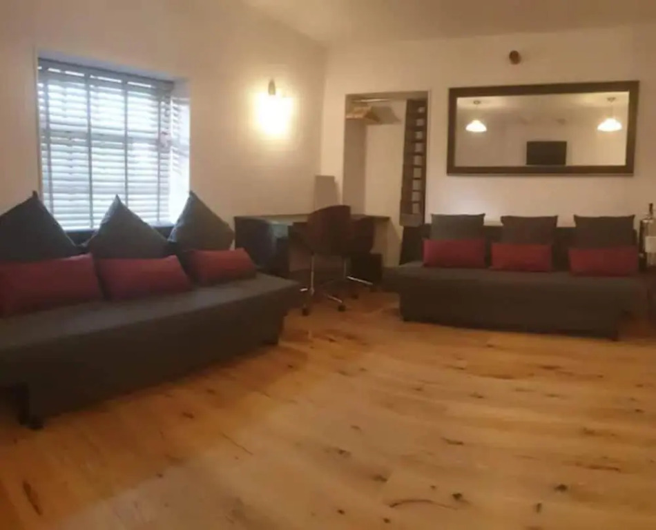 Sparks - Family Suite in Canalside Guesthouse
