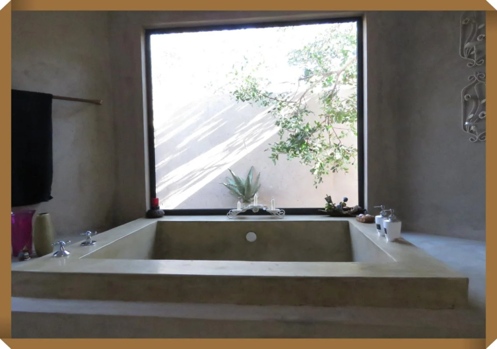 Foxy Crocodile Bush Lodge & Kruger Safaris