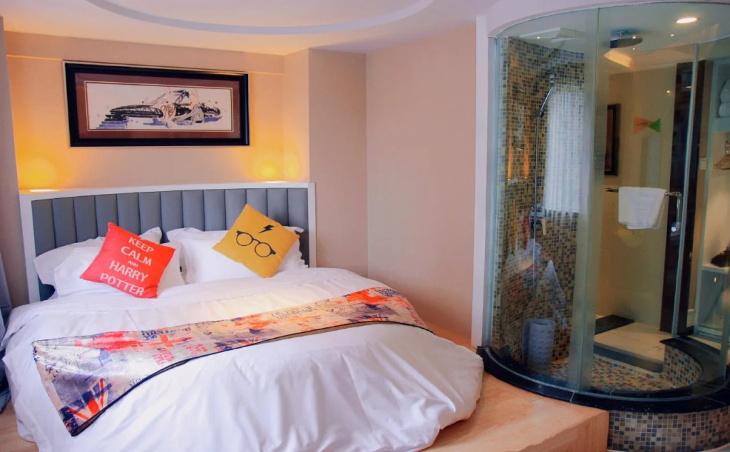 Chengdu Huanbian Art Hotel