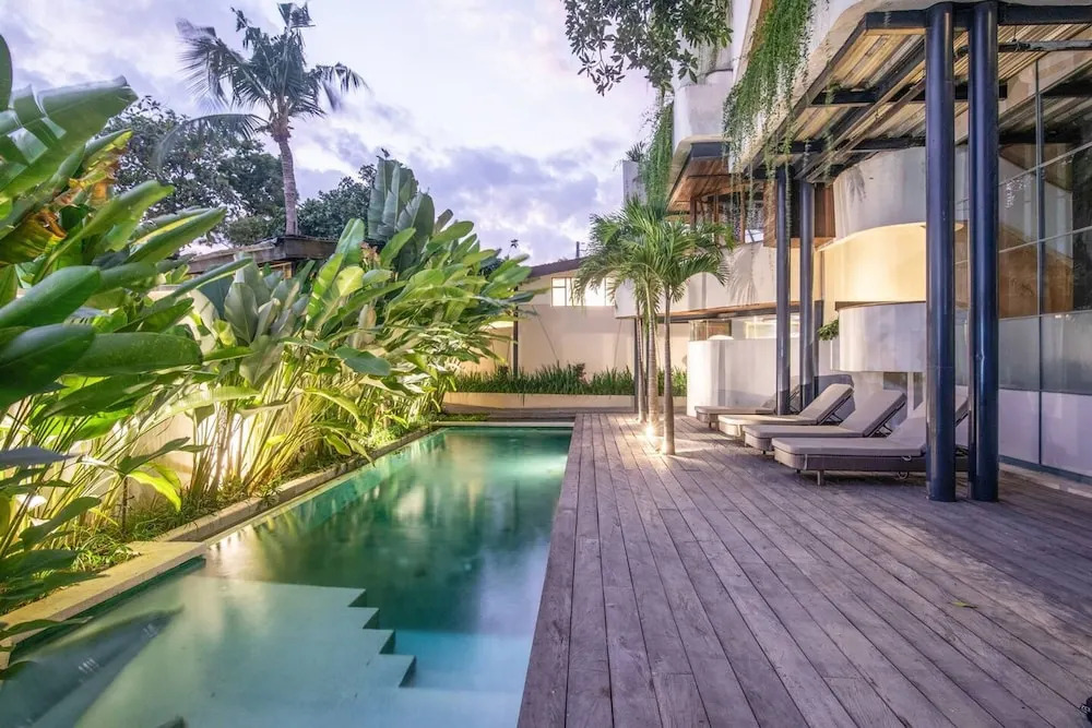 BAZ Villa 14 Studio 4 L 1BR Loft Art Deco Shared Pool 700m to Echo Beach