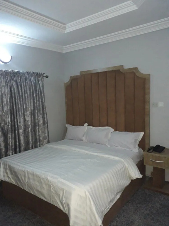 AFRICAN PRINCESS HOTEL, New Haven