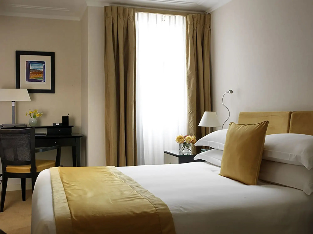 Cheval Phoenix House at Sloane Square