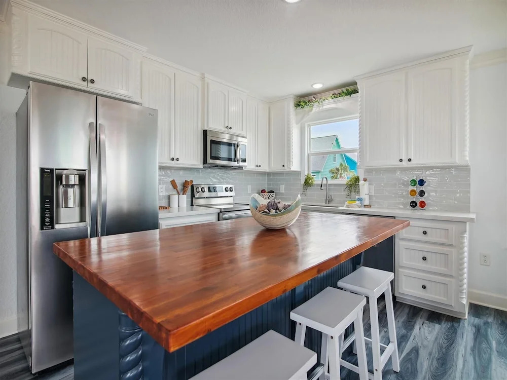 Birds of Paradise by Ryson Vacation Rentals