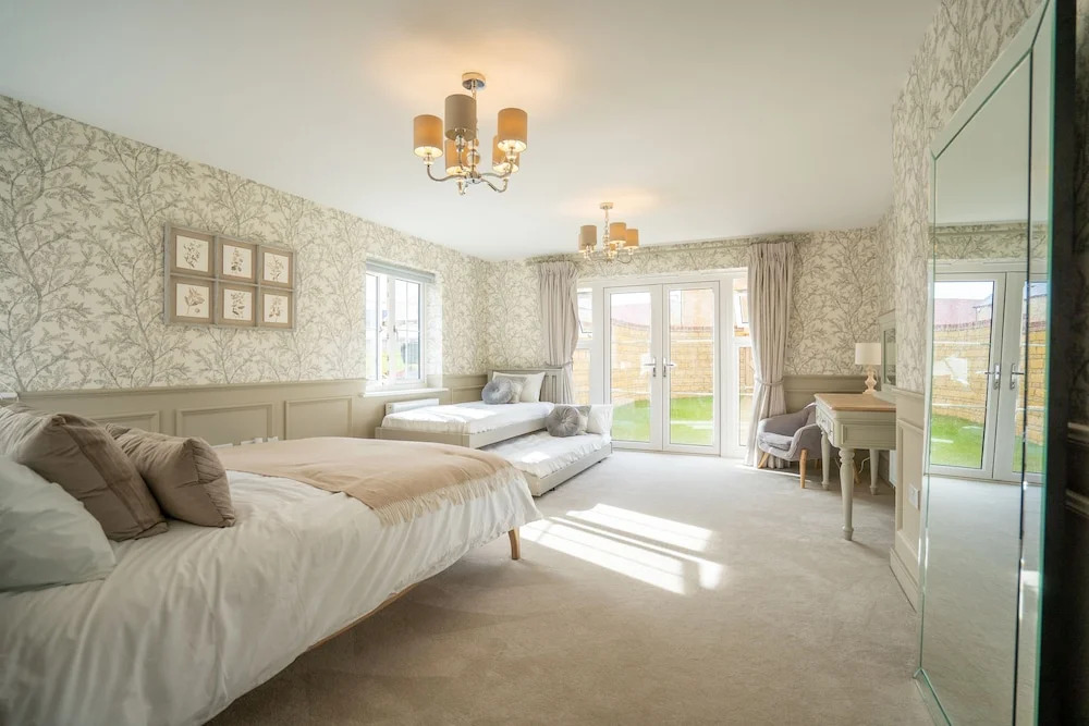Six Bedroom New-build Detached House In Bicester