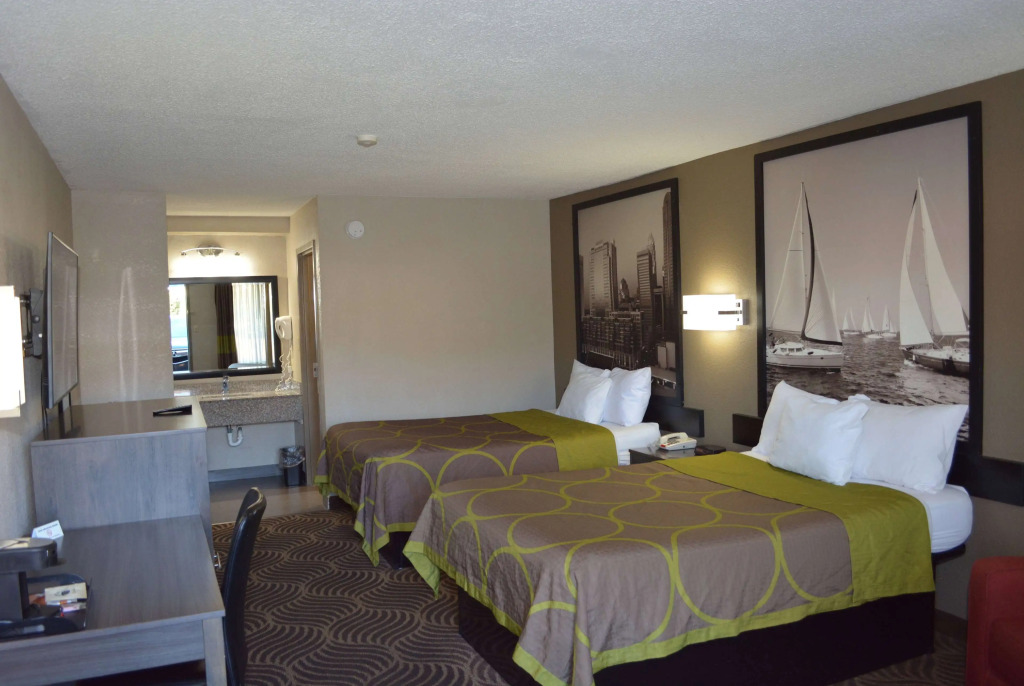 Super 8 by Wyndham Huntersville/Charlotte Area