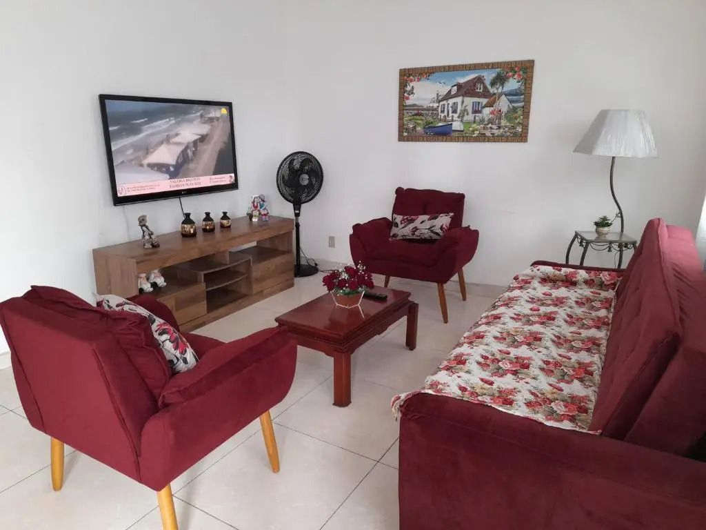 PRAIA DO FORTE 3 MIN A PÉ - Churrasqueira - Wi fi - Tv a Cabo
