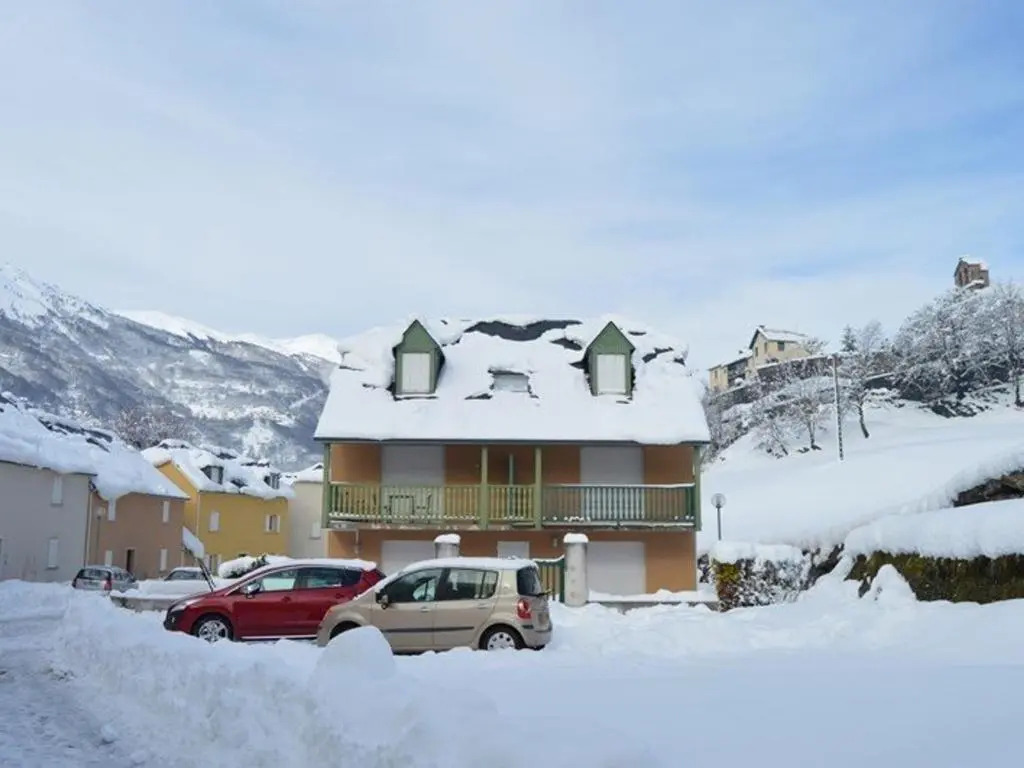 Appartement Esquièze-Sère, 2 pièces, 4 personnes - FR-1-402-23