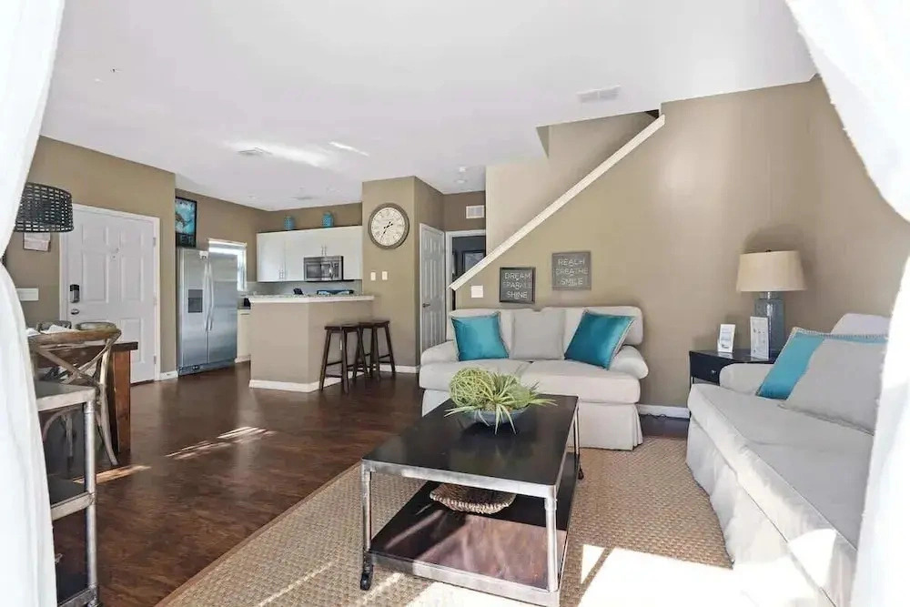Kissimmee 4BR Townhouse: Perfect for Families