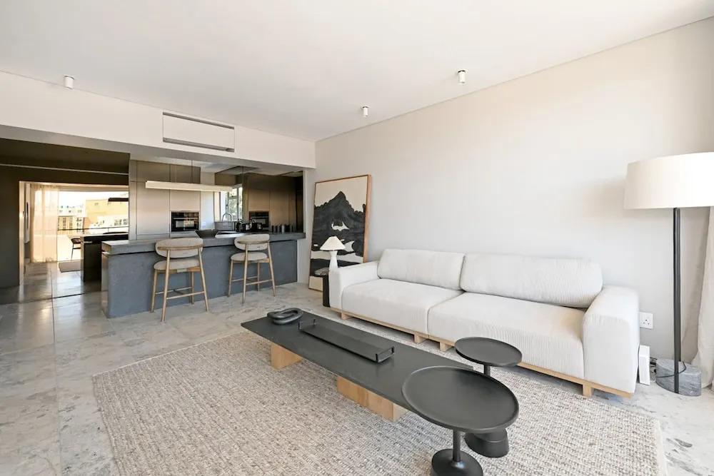 Elegant One Bed Sea Point Mountain Views