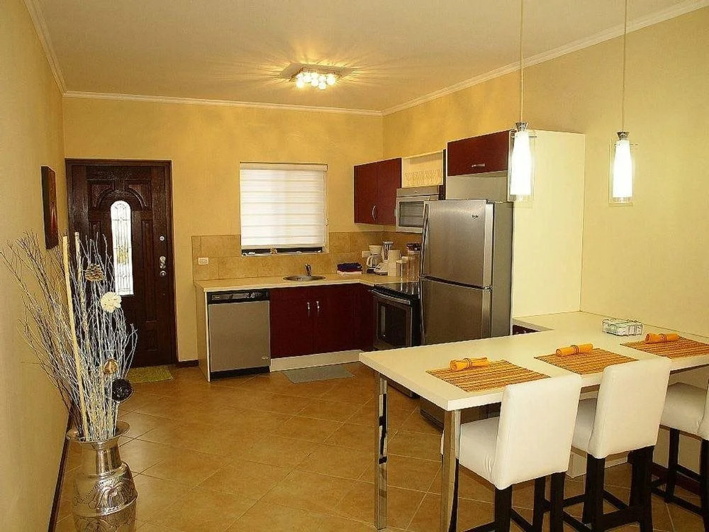 Gold Coast Luxurious and Stylish Condo