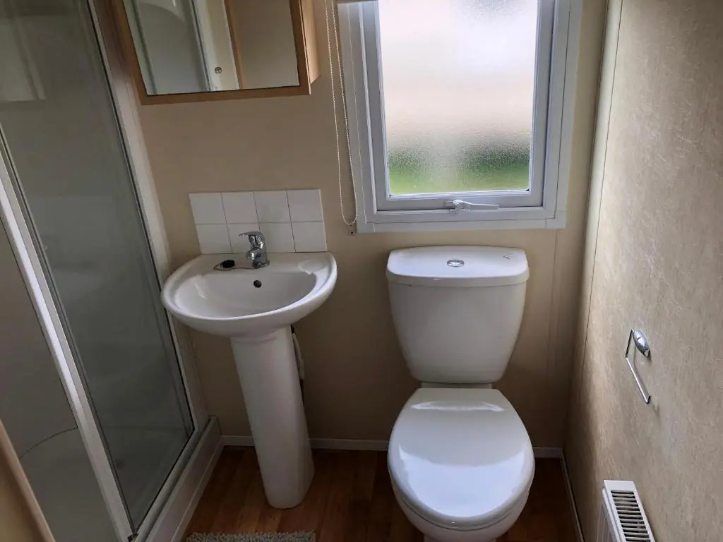 4 bedroom 10 berth caravans with Hot Tub ,Mountain Bikes Tattershall Lakes
