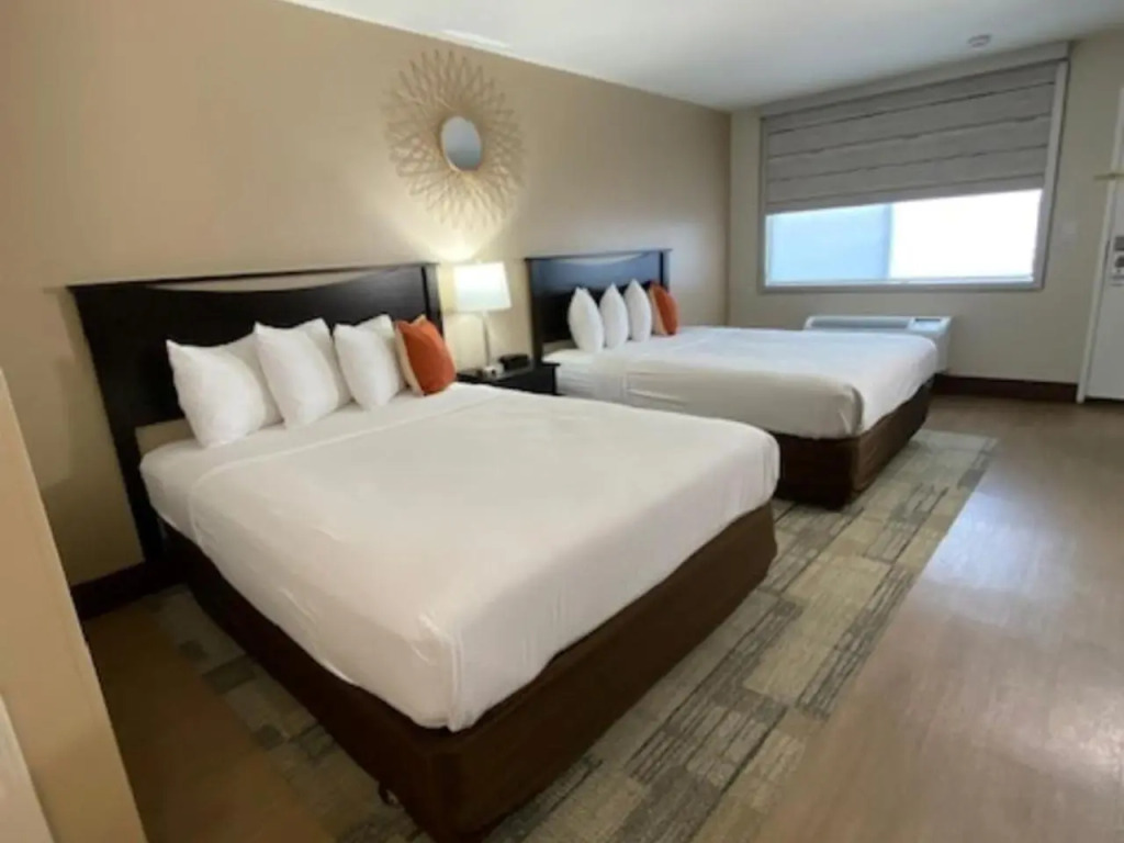 Stanford Inn & Suites Anaheim