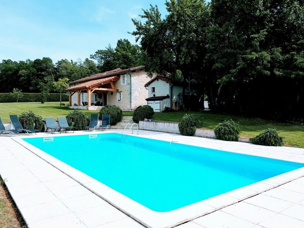 Beautiful Holiday Home With Swimming Pool, Walking Distance From the Centre of Verteillac