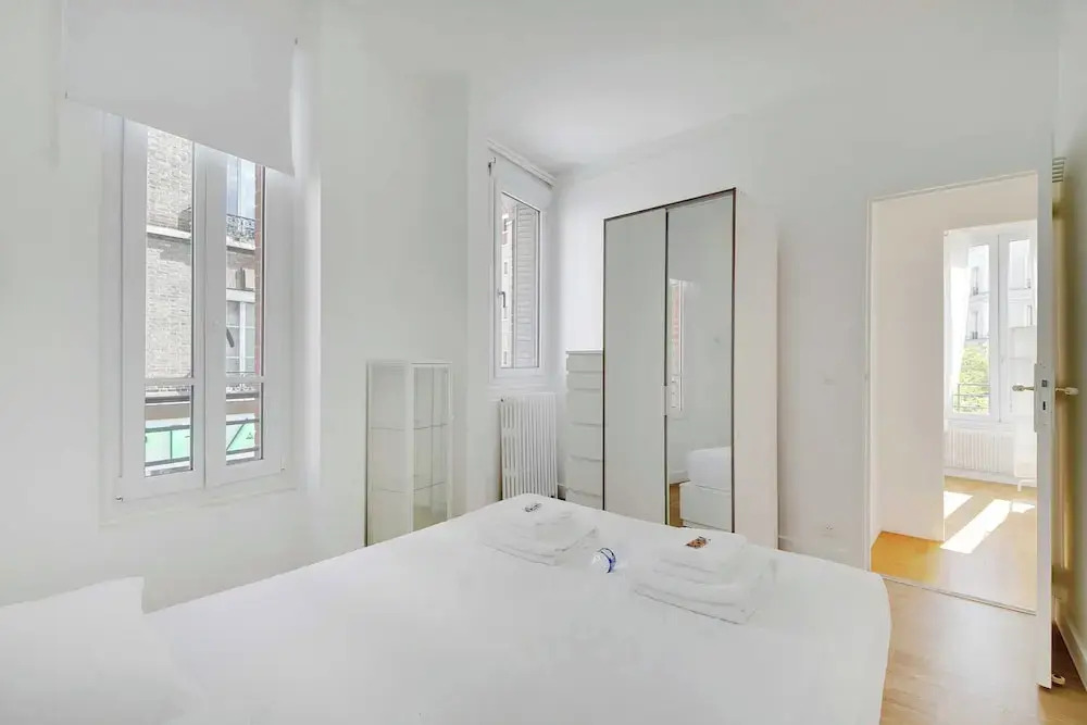 Cozy Apartment 2bdr/5p - in the Heart of Suresnes