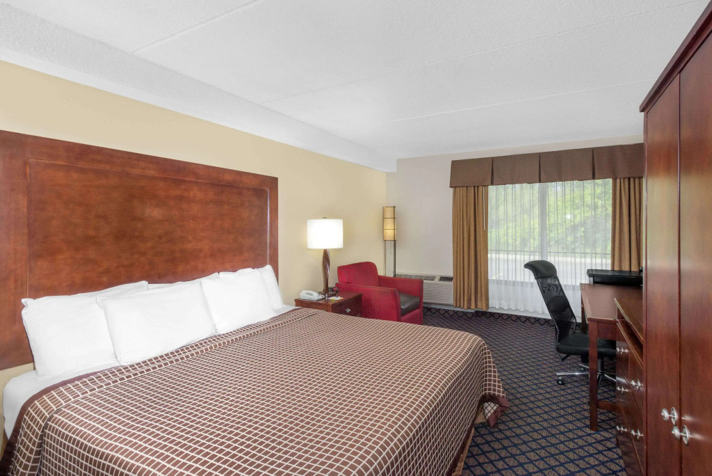 Days Inn by Wyndham Geneva/Finger Lakes