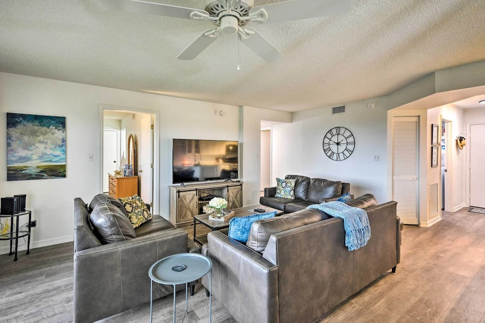 Updated Ormond Beach Condo: Relax & Explore!