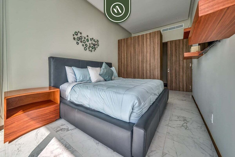 Oceanfront 2BR Condo - Pool - Cevicheria - Beach