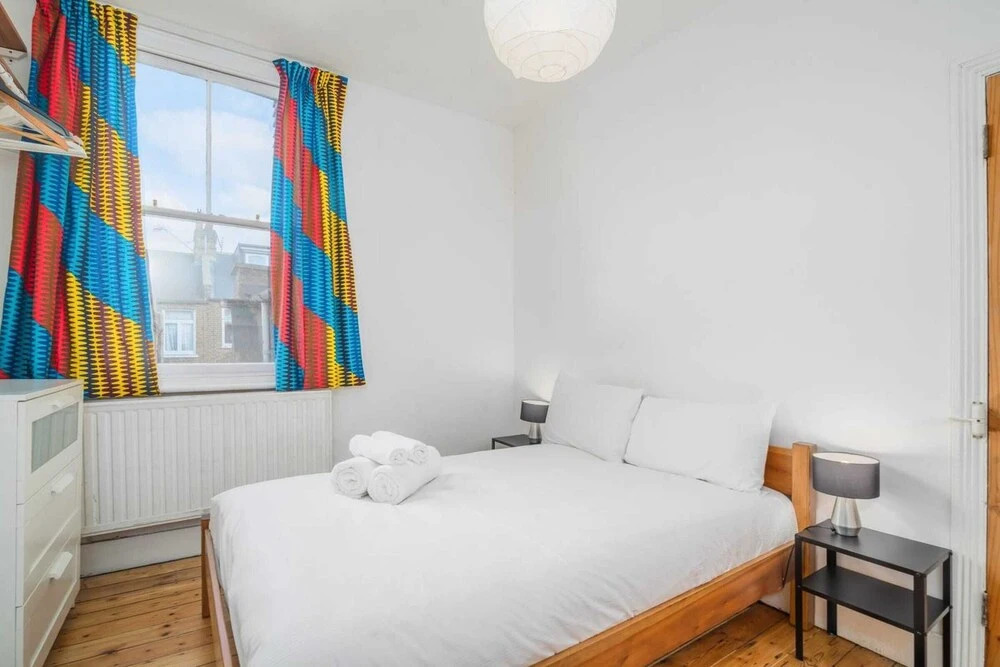 Homely and Spacious 4 Bed, up to 7 Guests, Dalston