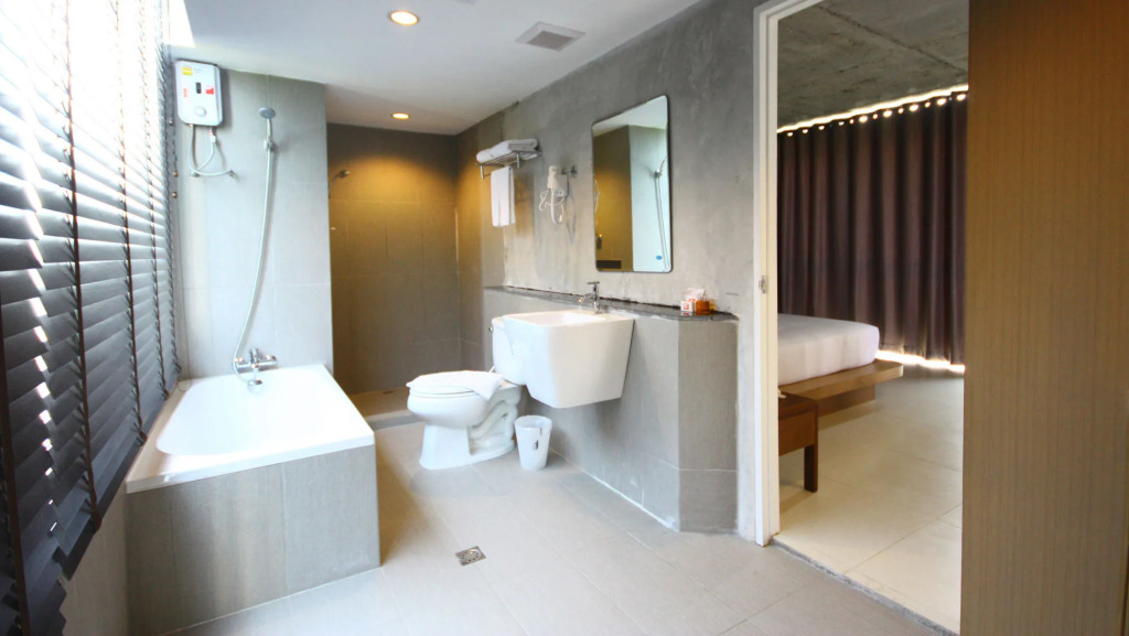 B2 Sea View Pattaya Boutique & Budget Hotel