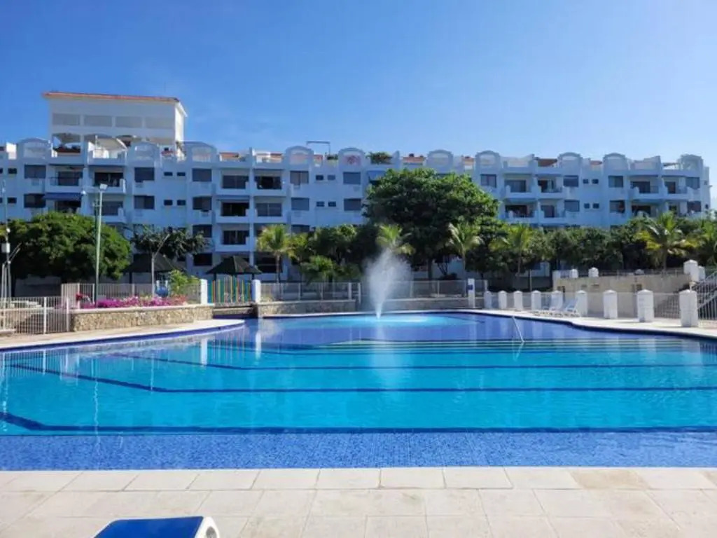 Apartamento duplex frente al mar con playa privada
