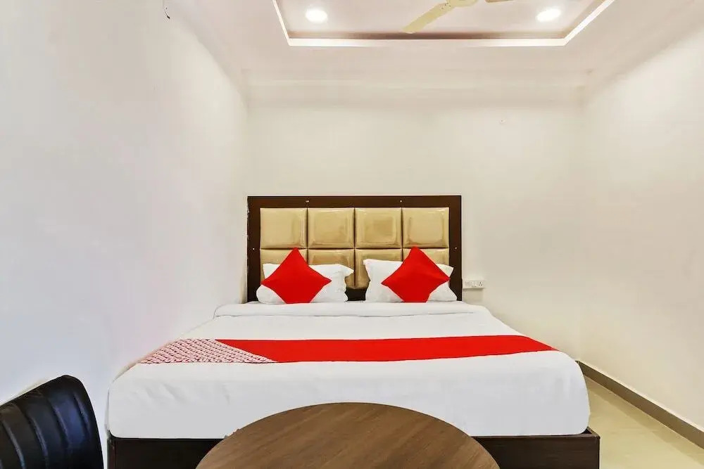 Hotel Meena International by OYO Rooms