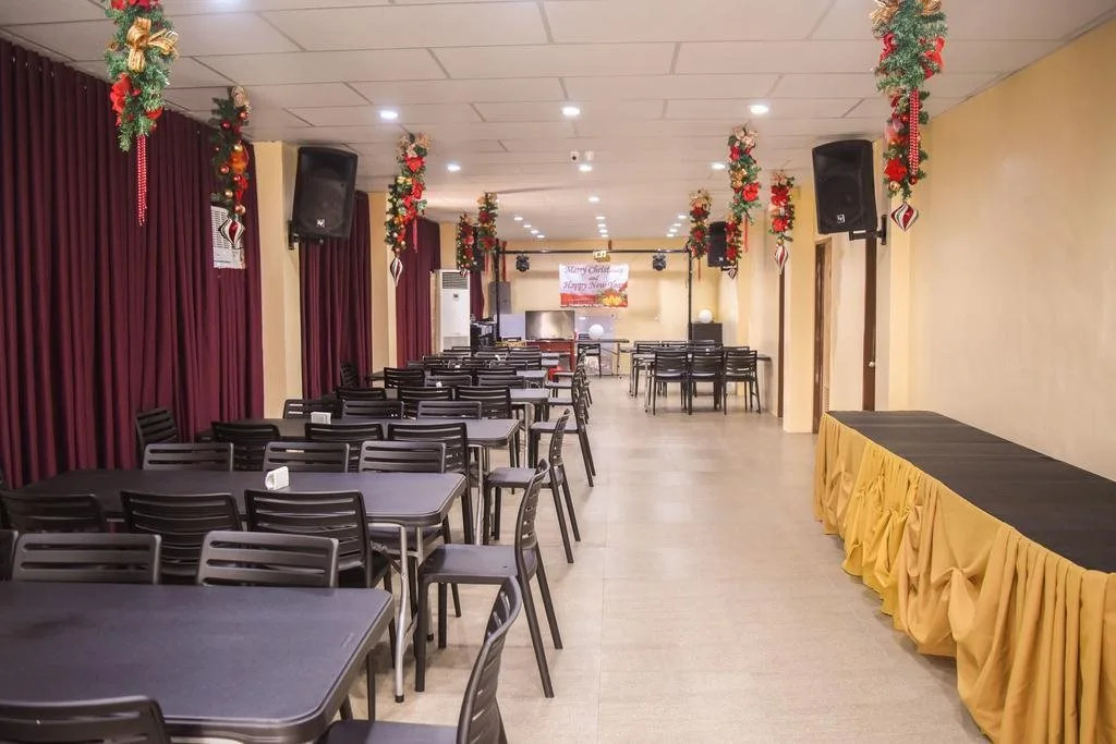 The Humbertos Hotel