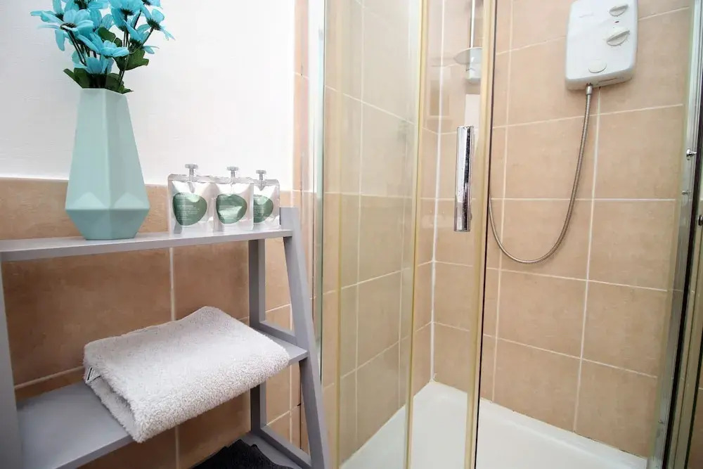 Karah Suites - Church Road II