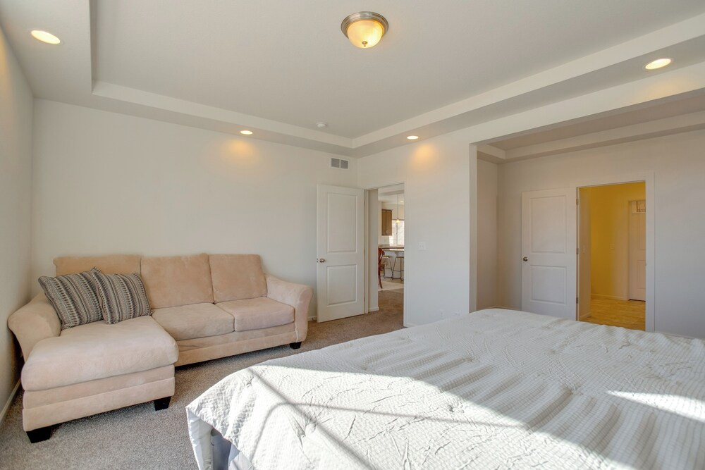GVR Golf Retreat w/ Views! 9 Mi to Denver Airport
