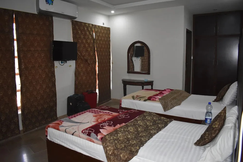 The Elegant Hotel