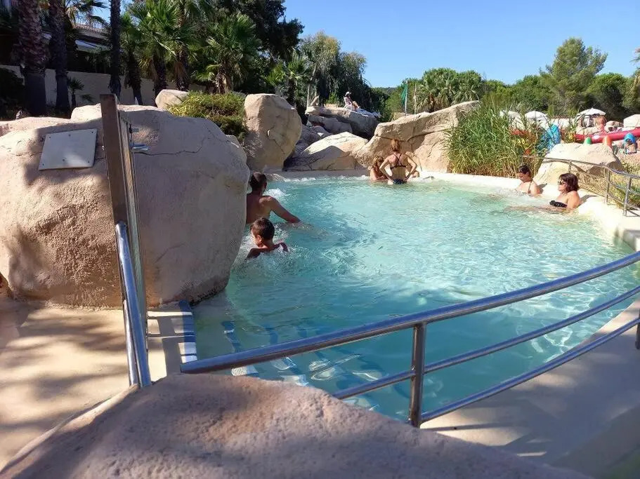 Charmant T2 de 34m2 en Résidence de standing à Grimaud - Piscines - Jardinet - Plein coeur du Golfe de St Tropez- Pleine nature