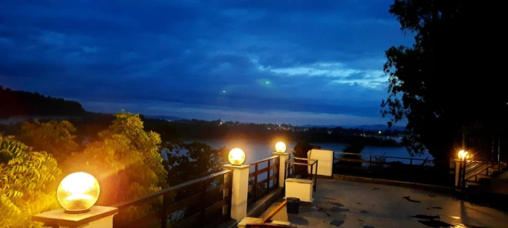 Meeram Ganga - A boutique homestay by the Ganges