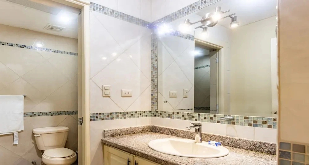 Accessible Ocean Village 2 br Family House