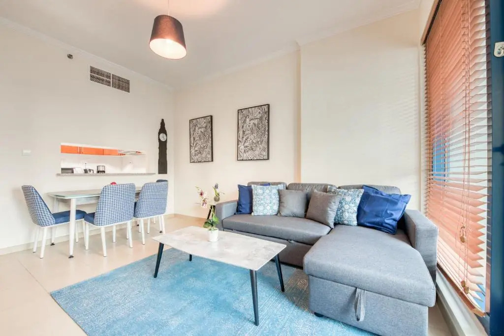 RH- Cozy 1 BR Duplex in X1 Tower
