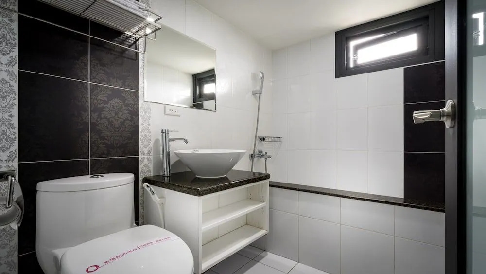 Zaw Jung Business Hotel