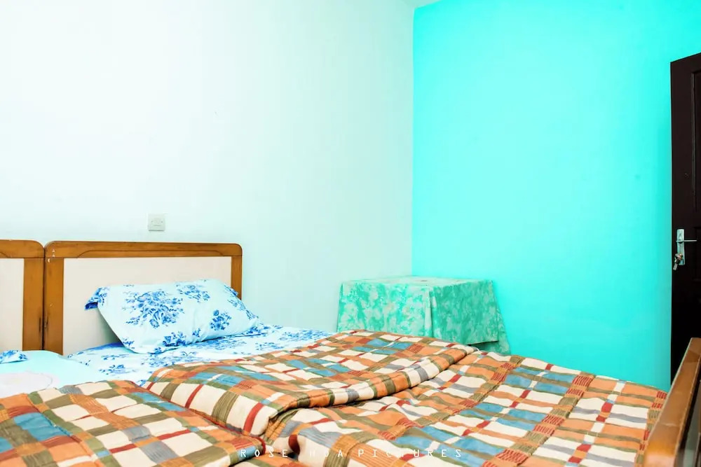 Odza, Modern Apartment, 3 Bedrooms, Private Parking