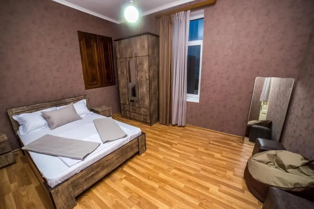 12 Nikoloz Izashvili Street