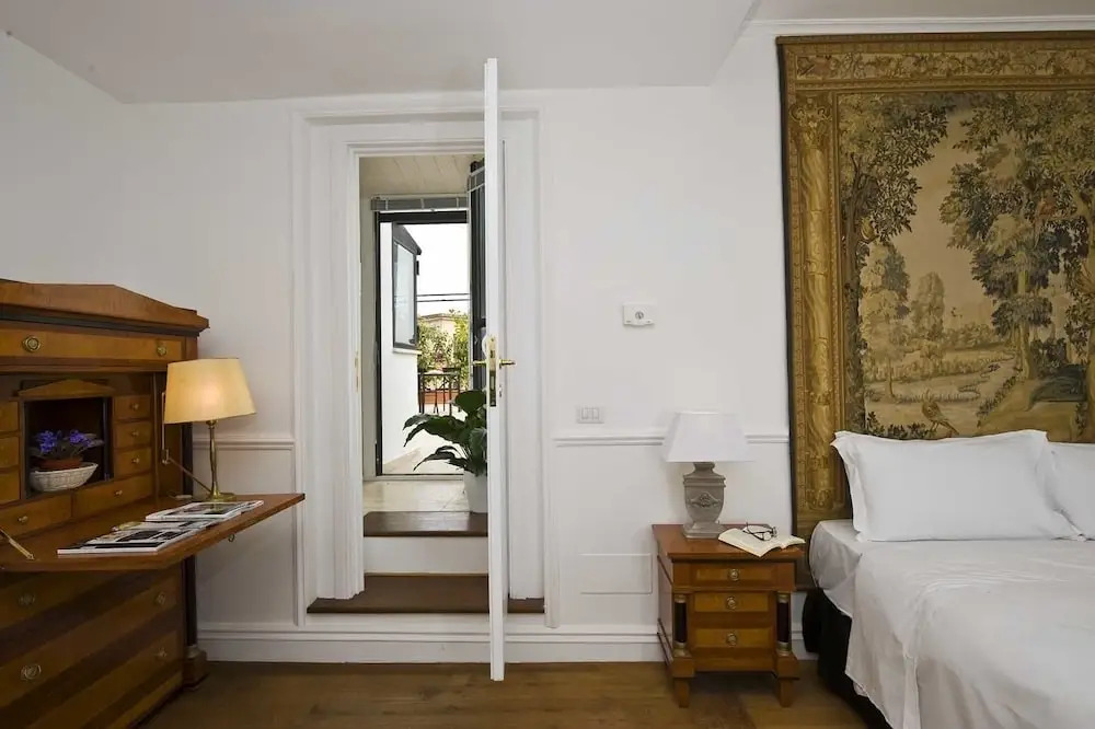 Domus Aurea Relais Guest House