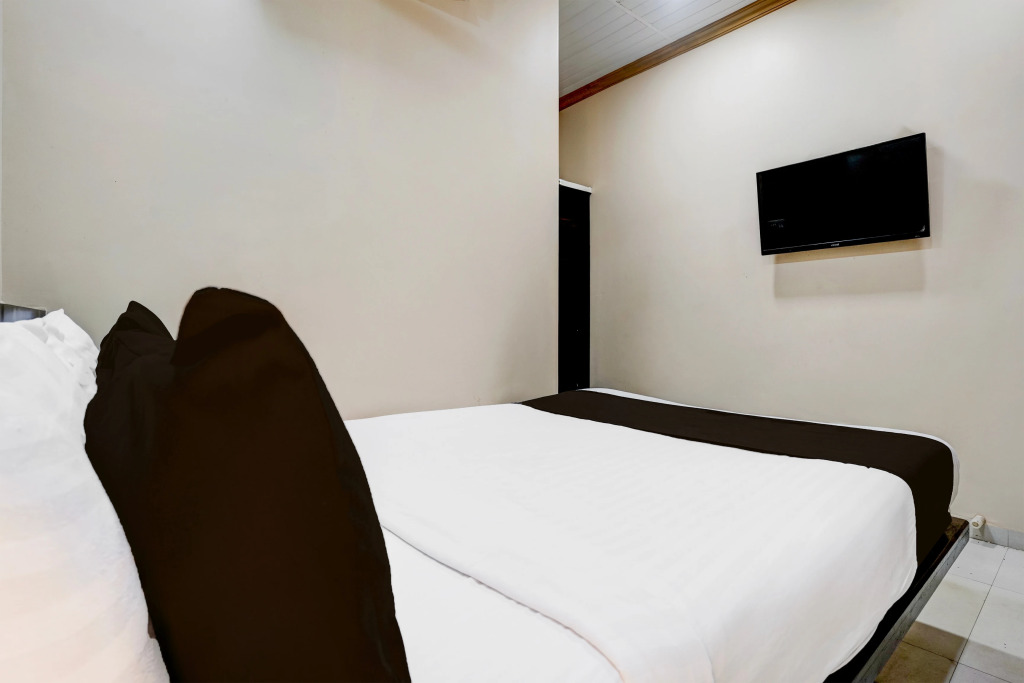OYO 5352 Hotel Airport Metro
