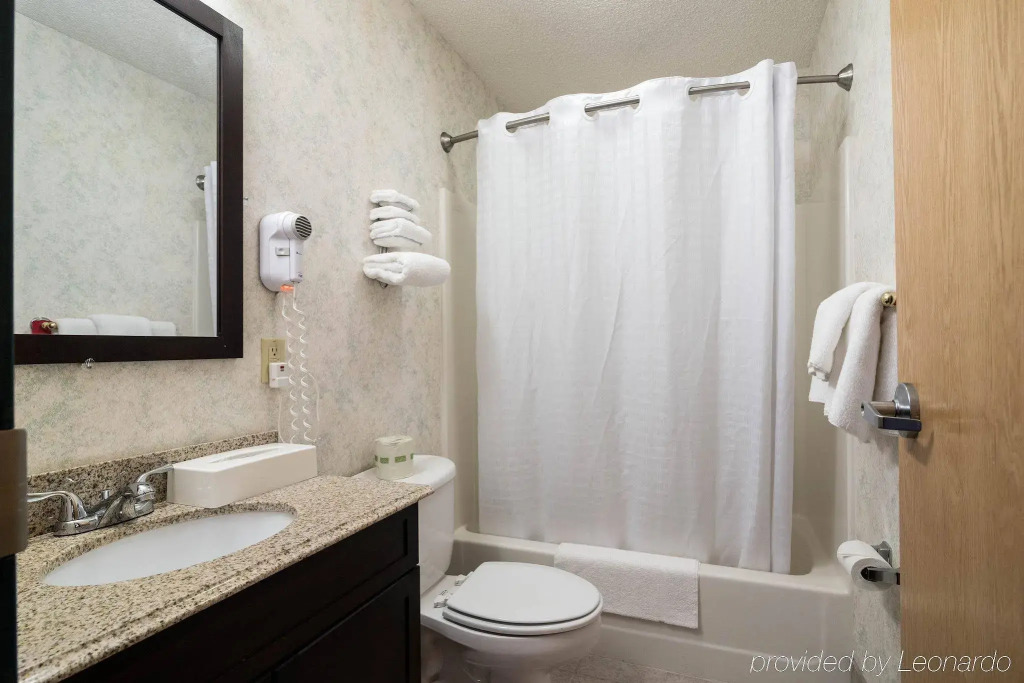 Red Carpet Inn Suites Cananda