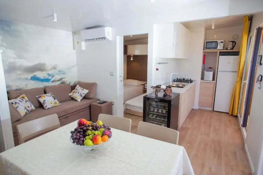 Spacious Apartment in Novalja near Sea