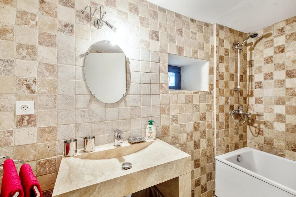 House With 3 Bedrooms in Bonnieux, With Wonderful City View and Wifi