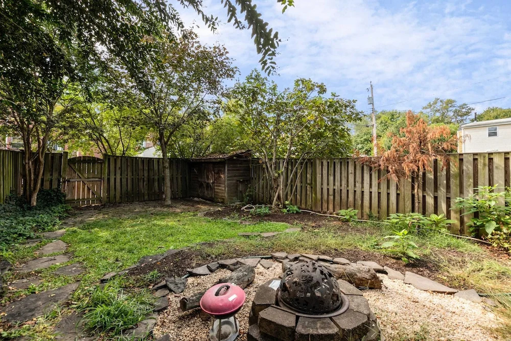 Beautiful 3br/3ba Colonial House by Cozysuites