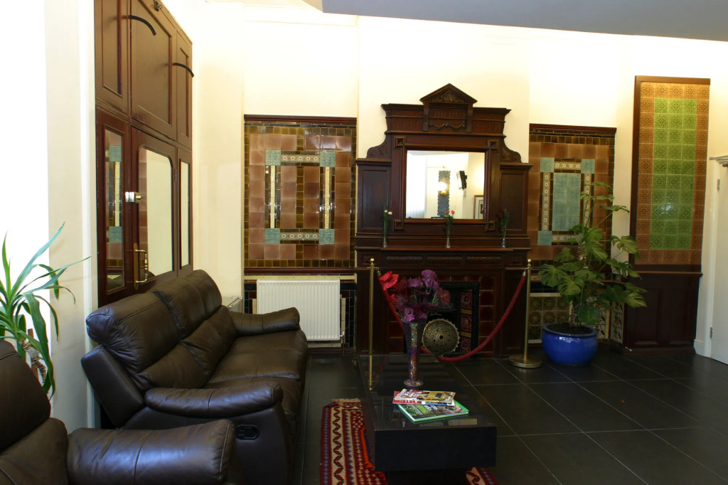 City London Hotel