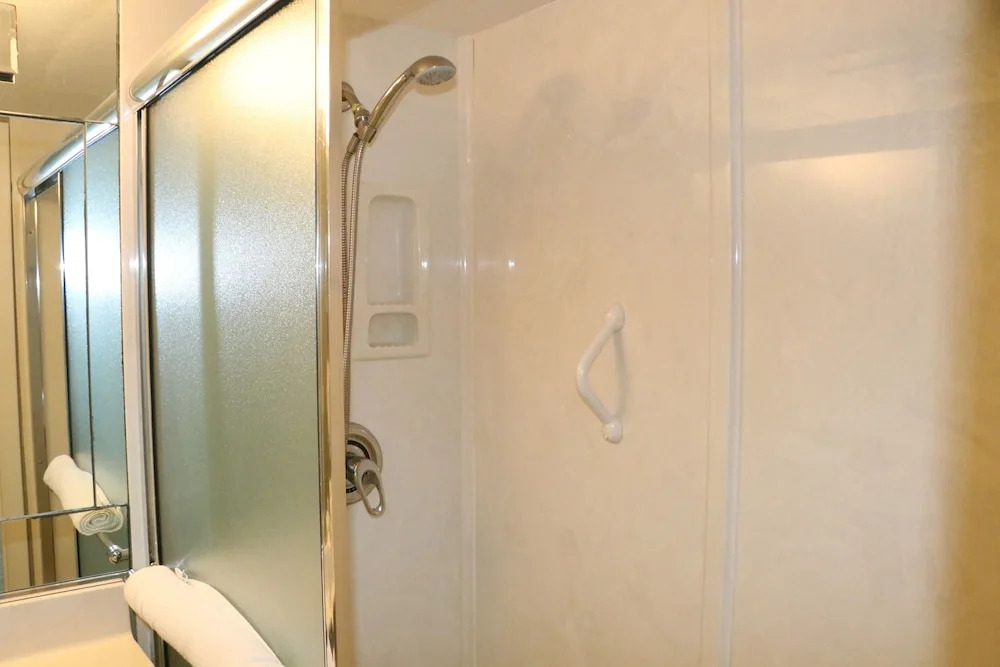 Jamaica Royale - T43 - 2 Br Condo