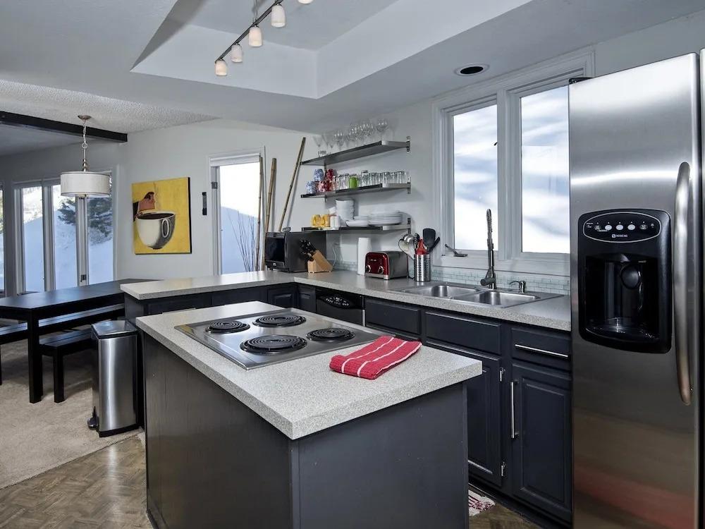 2338 Tahoe Drive