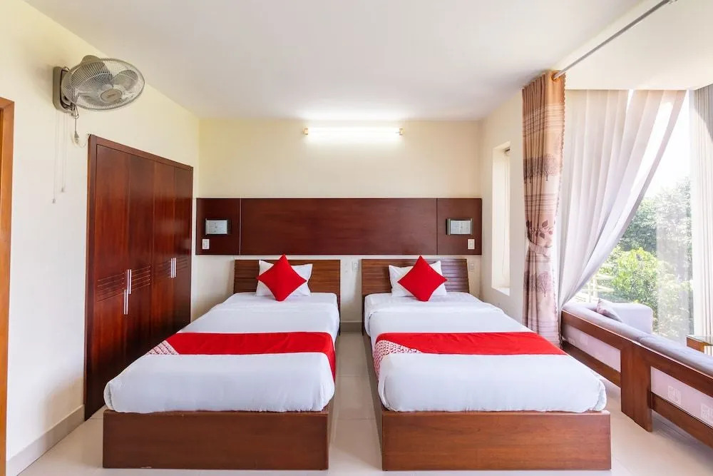 OYO 416 Giao Thông Hotel