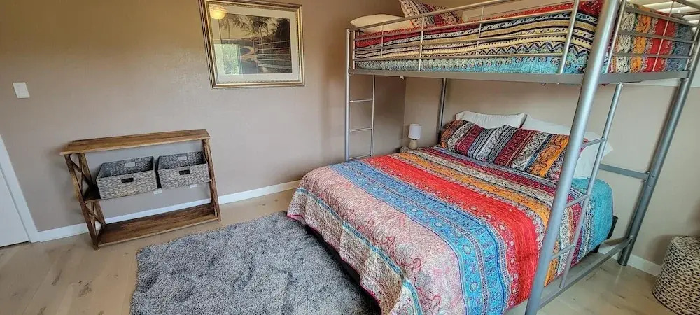 Sunset Dreams off Bay Large Home Sleeps 14 3 Bedroom Home by Redawning