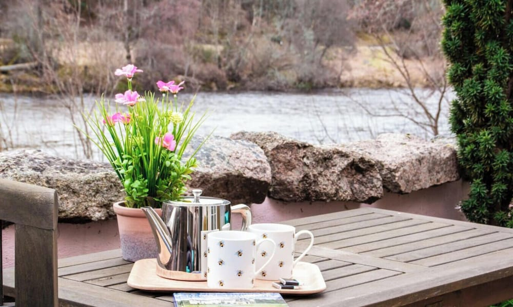 Quiet Riverside Retreat in Royal Deeside Ballater