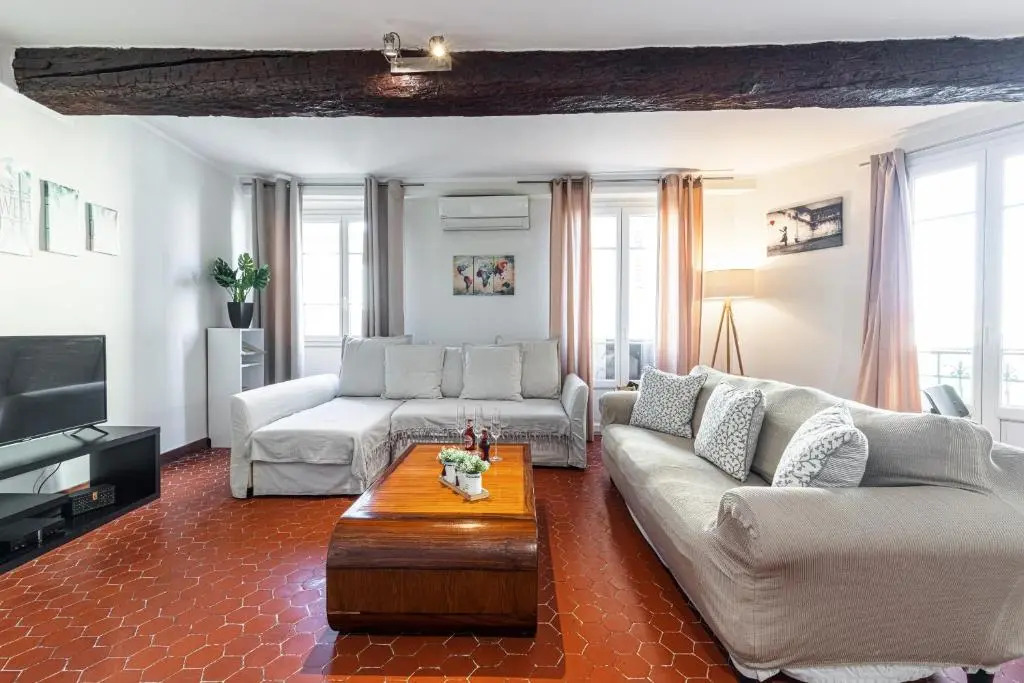 Large 3 Bdr Old Town - AC